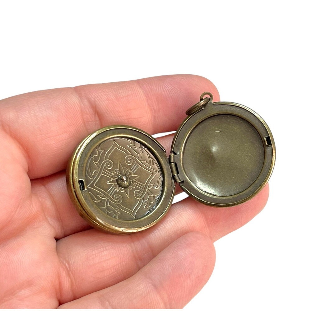 Bronze Love is Patient Love is Kind Locket Pendant Scripture Cottagecore - Picture 4 of 5